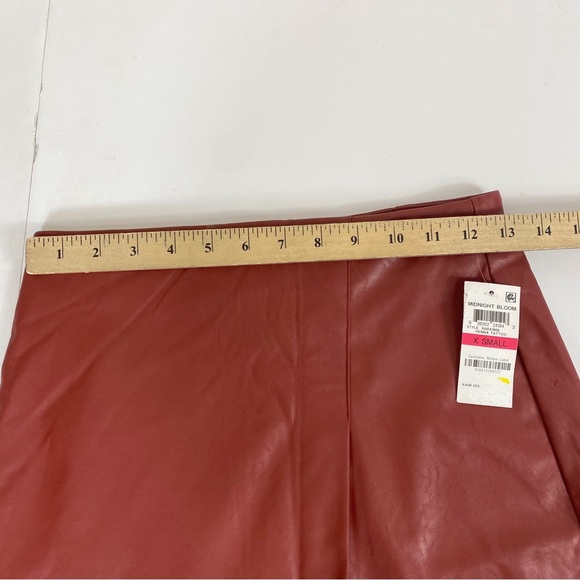 Bar III Mini Skirt Non Leather Winter Christmas Skirt Size Extra Small NWT - Picture 5 of 8